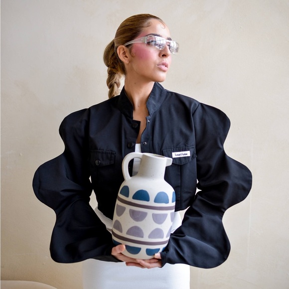 COPY - Wavy Sleeve Cropped Black Jacket - Picture 1 of 4